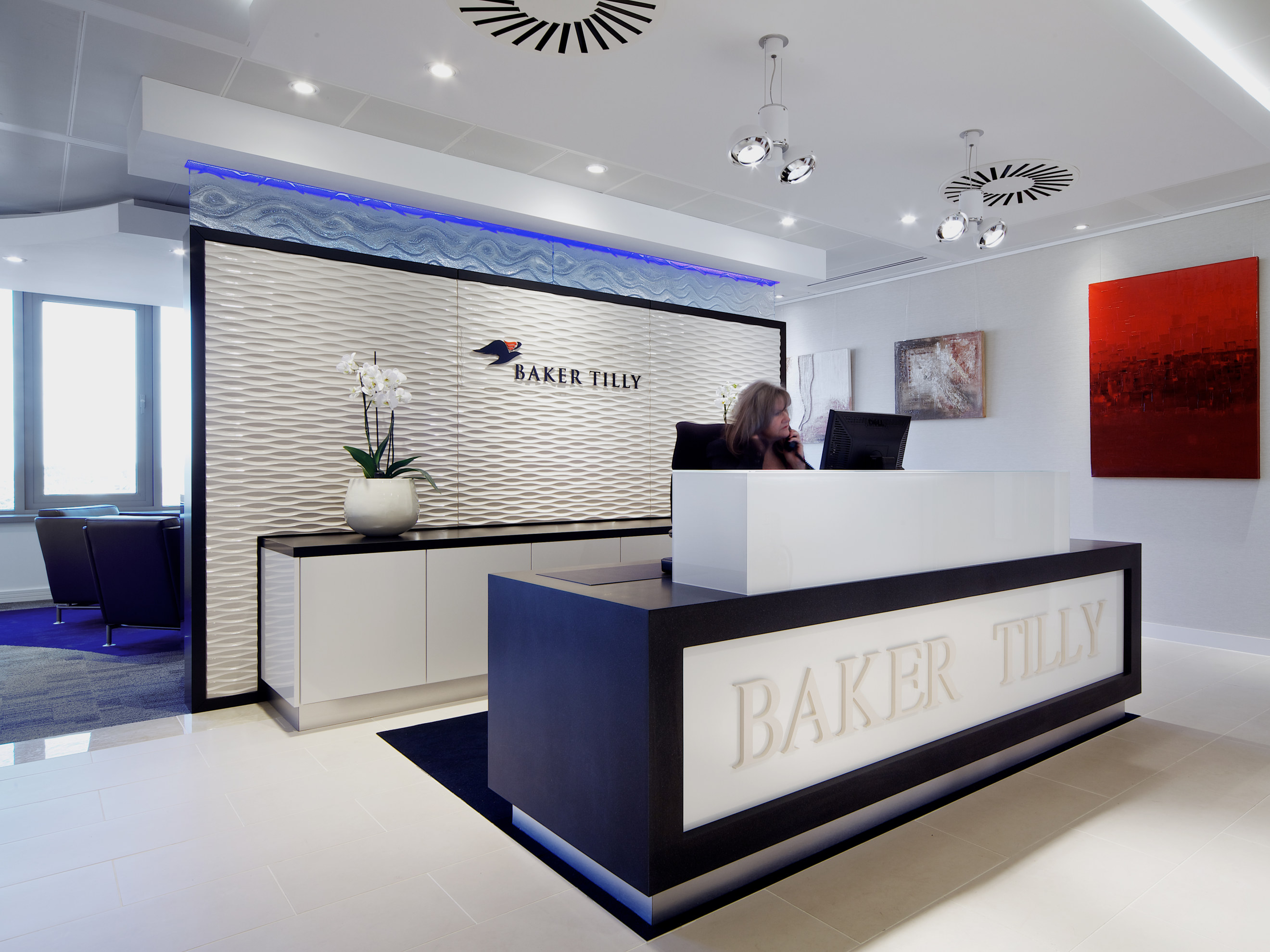Receptionsr Offices The Benefits of Redesigning Your Office Reception | Oktra