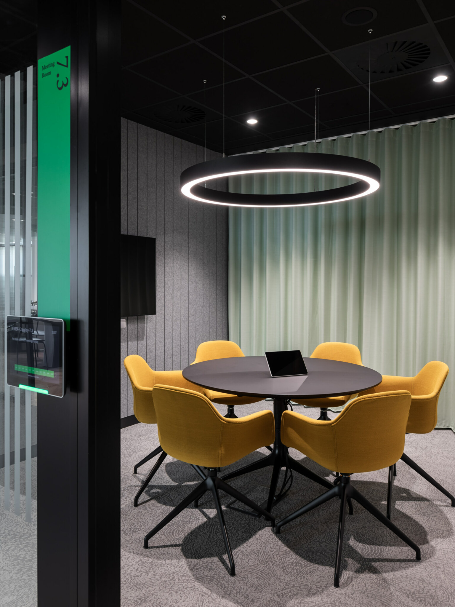 Crawley Office Design for Insurance Firm | Oktra Case Study