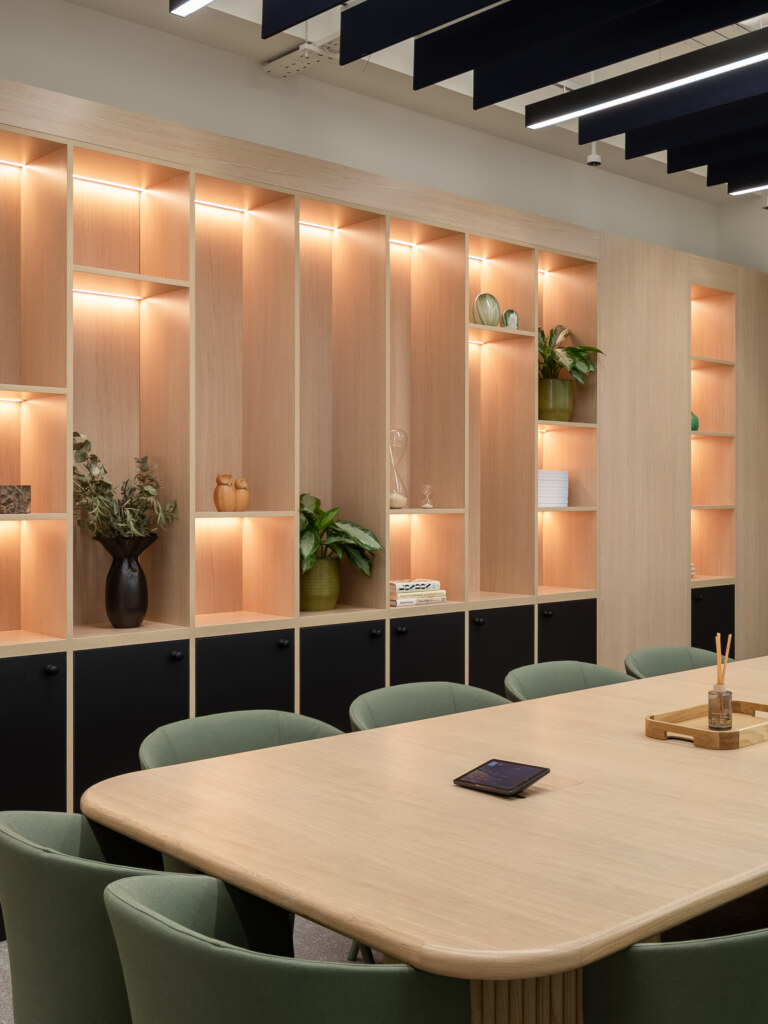 Office-fit-out-for-financial-firm-PRI-10-aspect-ratio-1980-2640