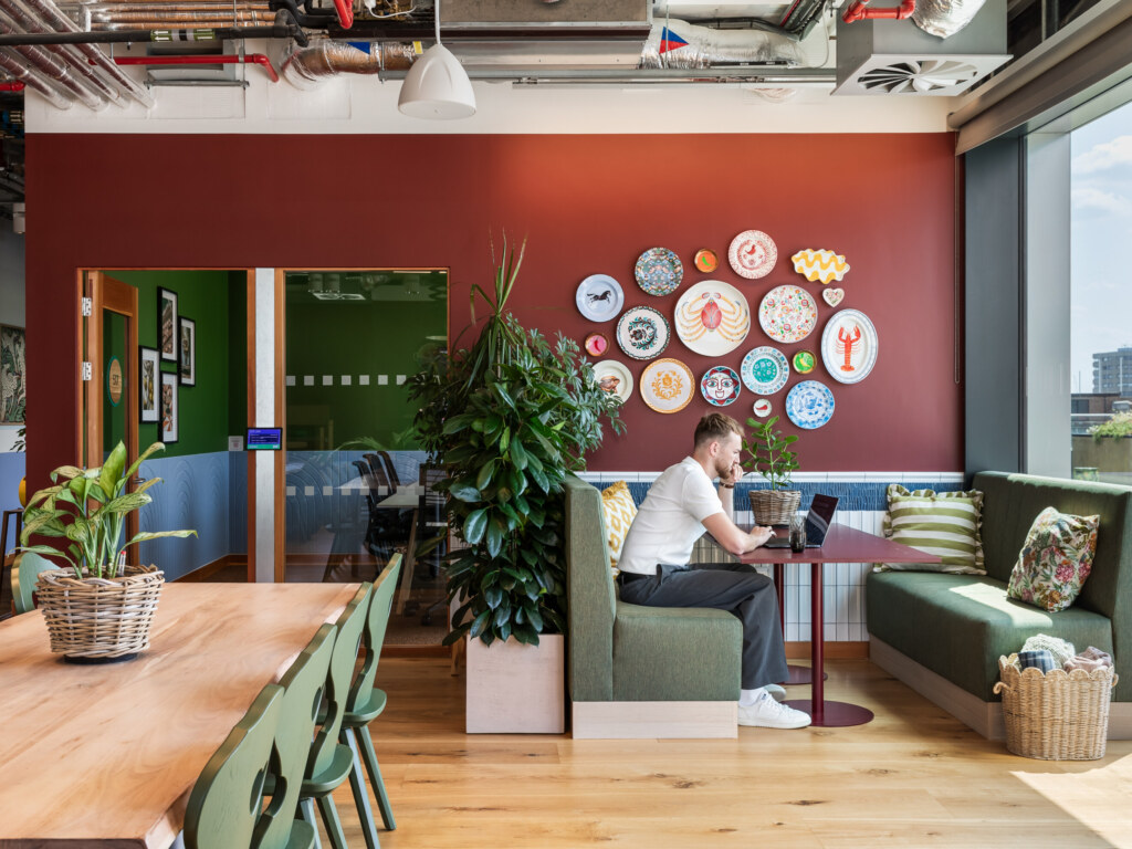 Office-Fit-Out-for-Global-Software-Company-5-aspect-ratio-2640-1980