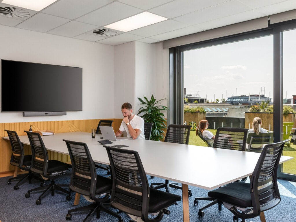Office-Fit-Out-for-Global-Software-Company-7-aspect-ratio-2640-1980
