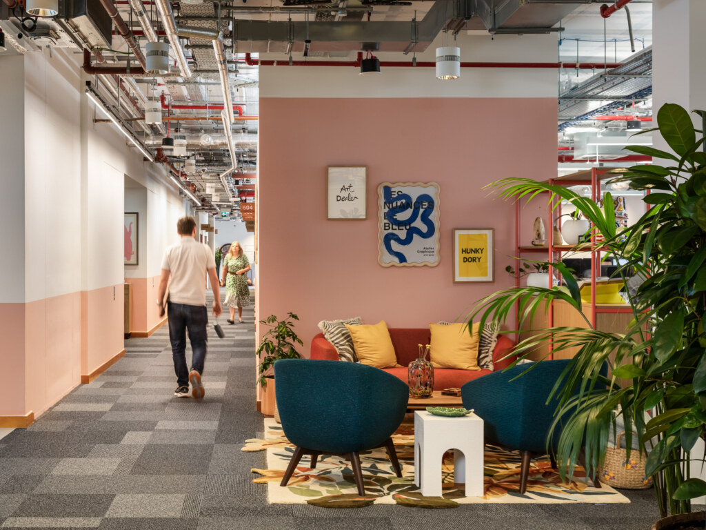 Office-Fit-Out-for-Global-Software-Company-24-aspect-ratio-2640-1980