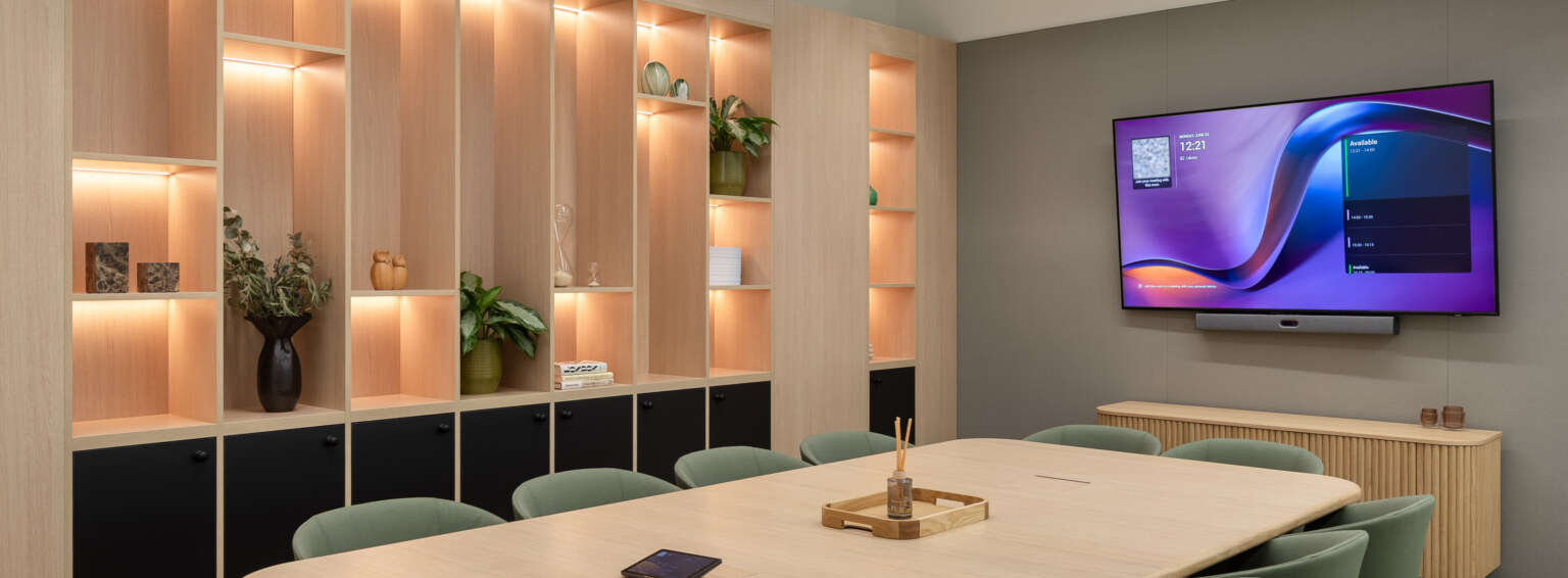 Office-fit-out-for-financial-firm-PRI-10-aspect-ratio-3840-1414