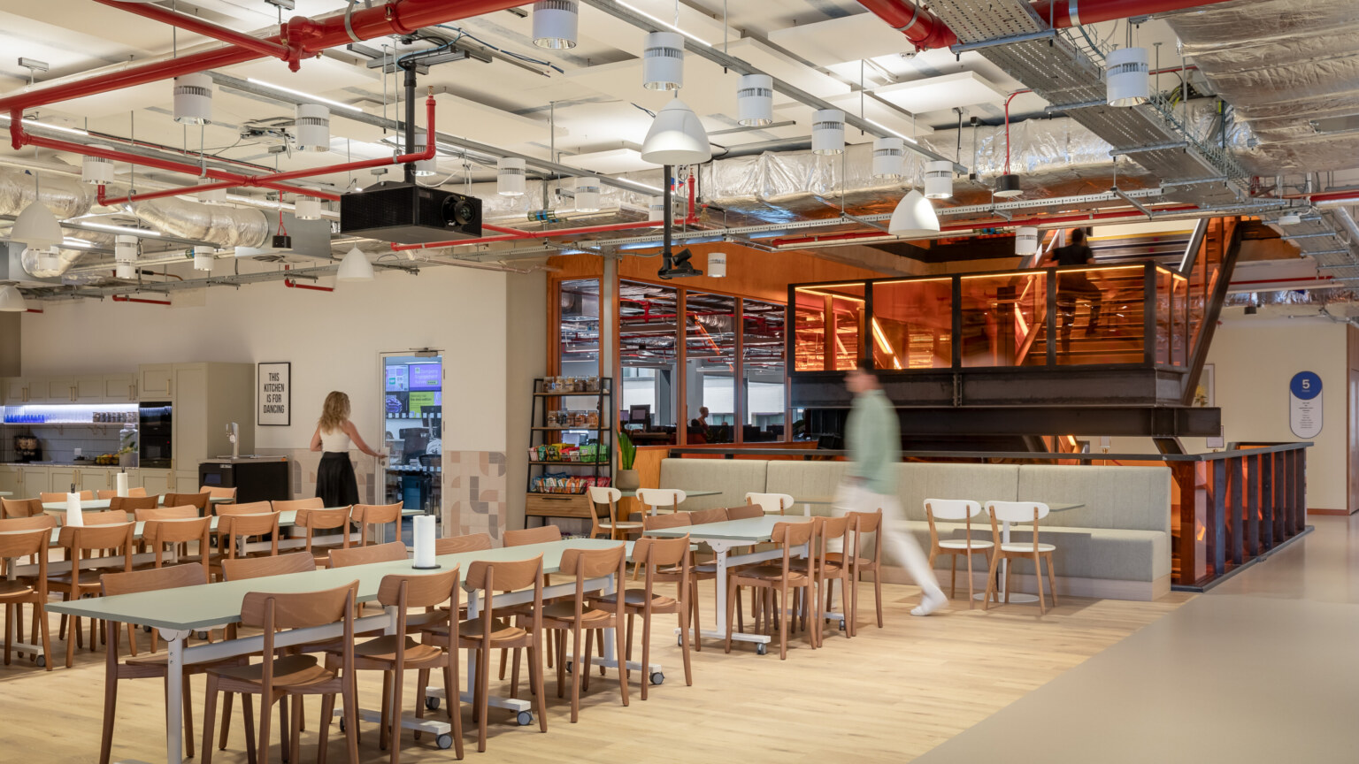 Office-Fit-Out-for-Global-Software-Company-22-aspect-ratio-3840-2160