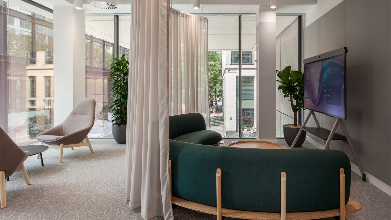 Office-fit-out-for-financial-firm-PRI-9-aspect-ratio-3840-2160