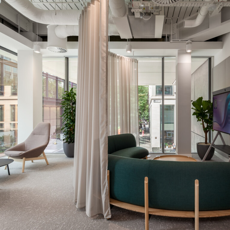 Office-fit-out-for-financial-firm-PRI-9-aspect-ratio-1728-1728