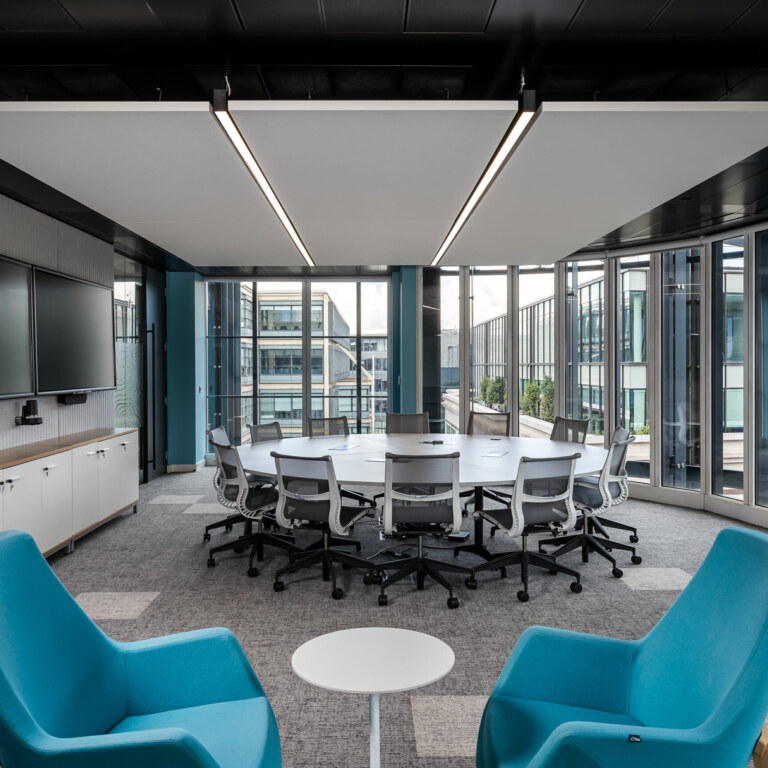 HoganLovells-23-MidRes-aspect-ratio-1728-1728