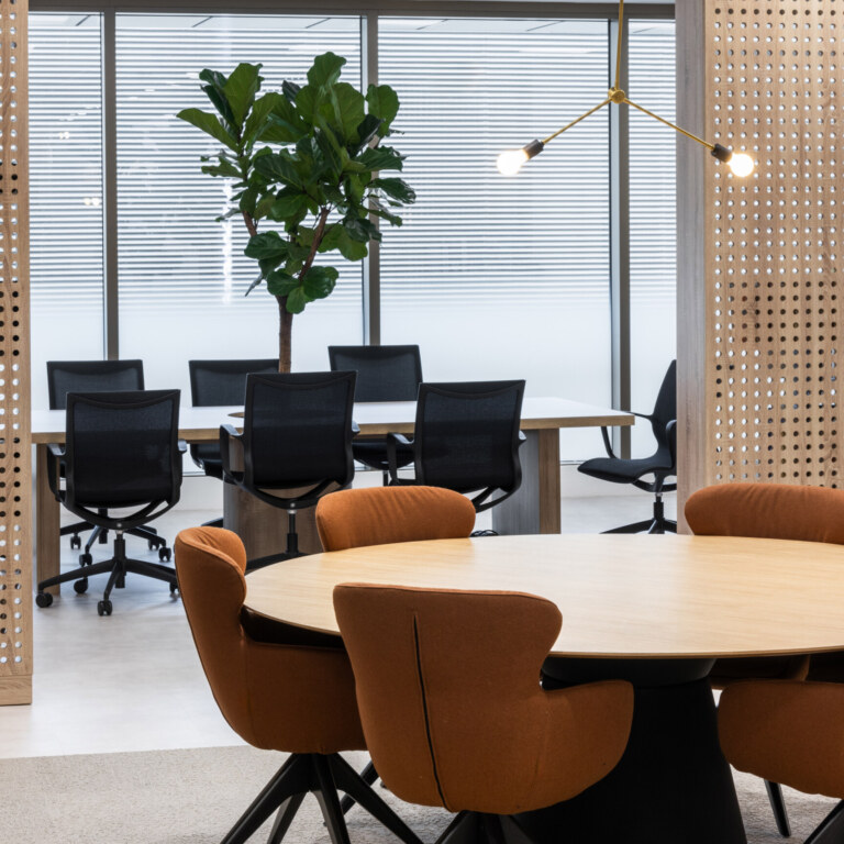 W2A5620-Edit-aspect-ratio-1728-1728