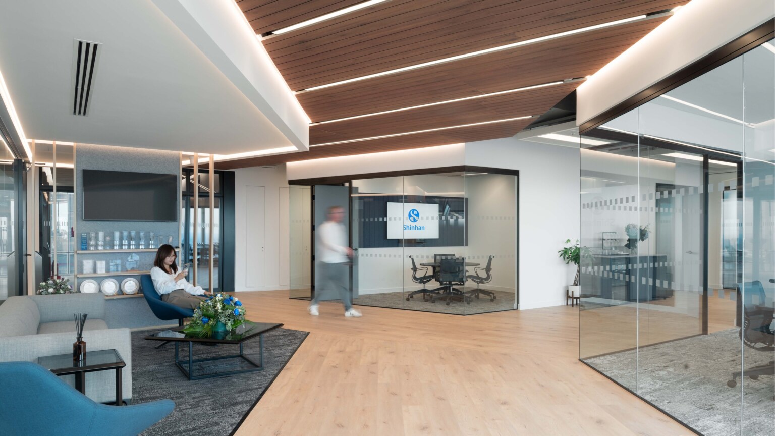 Shinhan-Bank-Office-Design-London-23-aspect-ratio-3840-2160