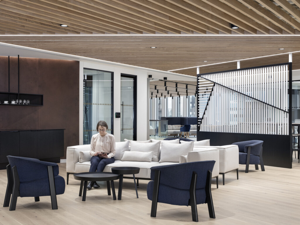 Workplace-Design-for-Finance-Firm-Acrisure-17-aspect-ratio-2640-1980