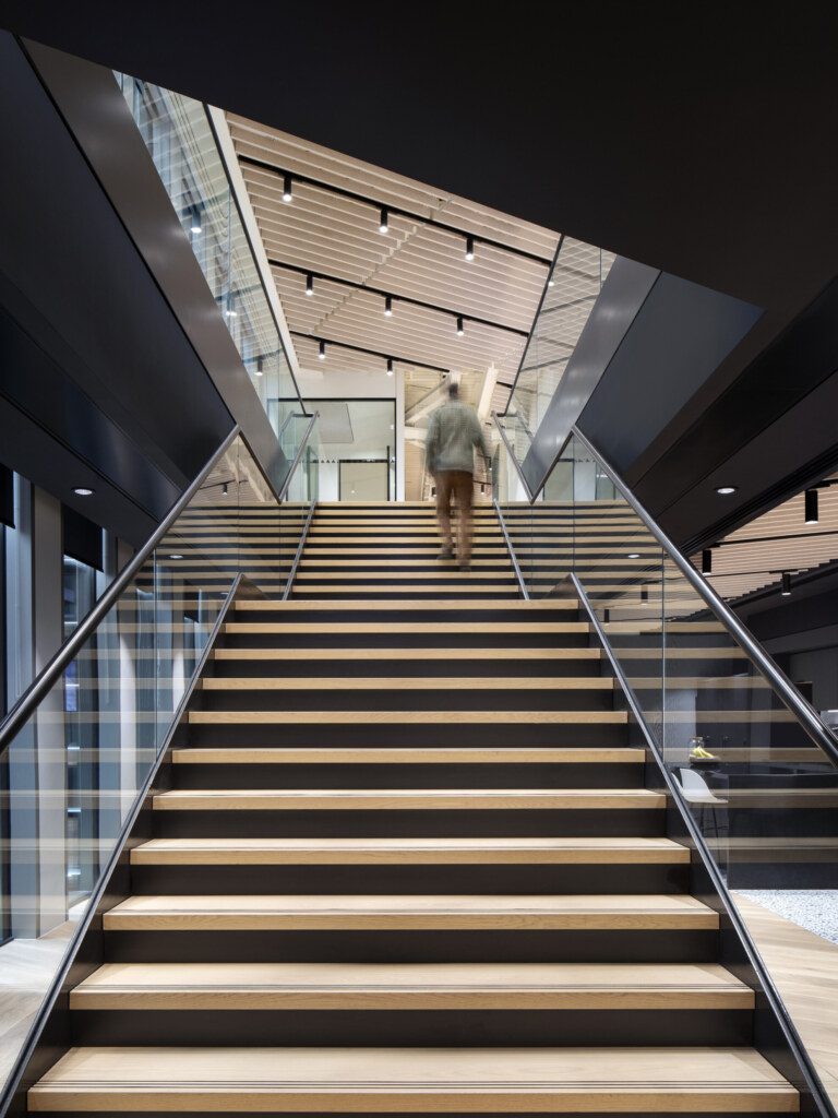 Workplace-Design-for-Finance-Firm-Acrisure-12-aspect-ratio-1980-2640