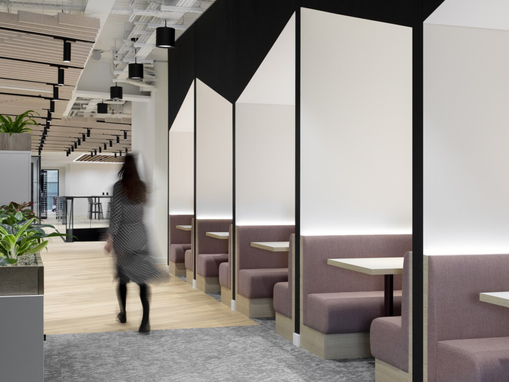 Workplace-Design-for-Finance-Firm-Acrisure-21-aspect-ratio-2640-1980