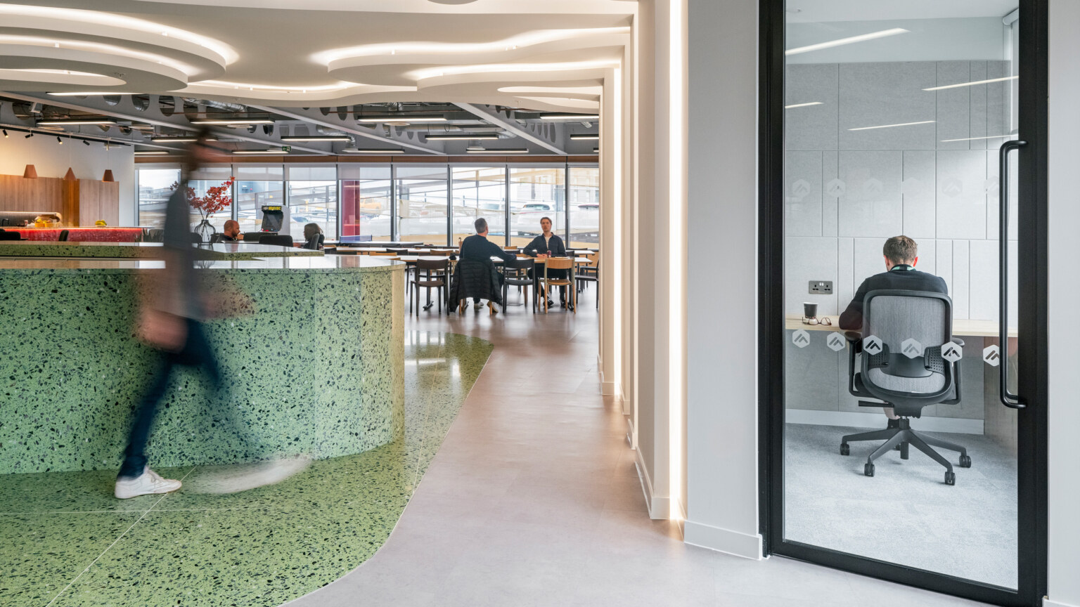 ©Luca-Piffaretti_OKTRA-Matillion-24_Print_0003-copy-aspect-ratio-3840-2160