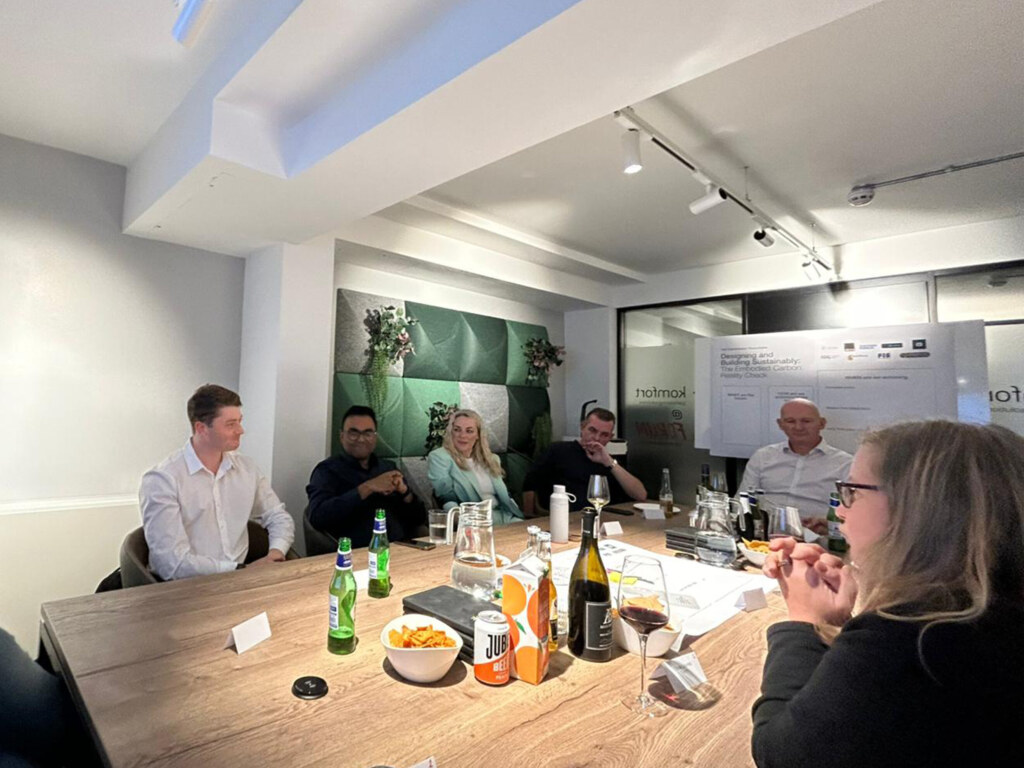 Oktra-at-Komfort-Roundtable-2025-people-shot-aspect-ratio-2640-1980