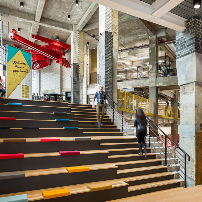 office-design-photoboxgroup-6_2640x1980_acf_cropped-aspect-ratio-1728-1728