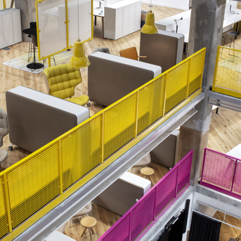 photoboxgroup-10_2640x1980_acf_cropped-aspect-ratio-1728-1728