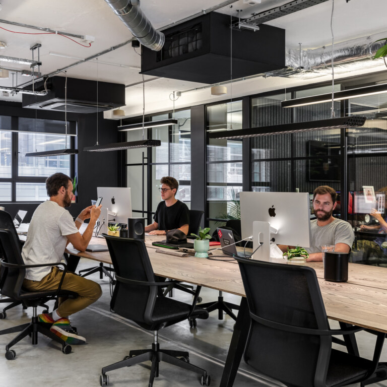 GoogleYouTubeCreatorStudio-9-MidRes-aspect-ratio-1728-1728