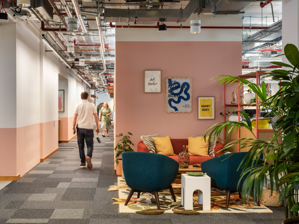 Office-Fit-Out-for-Global-Software-Company-24-aspect-ratio-2640-1980