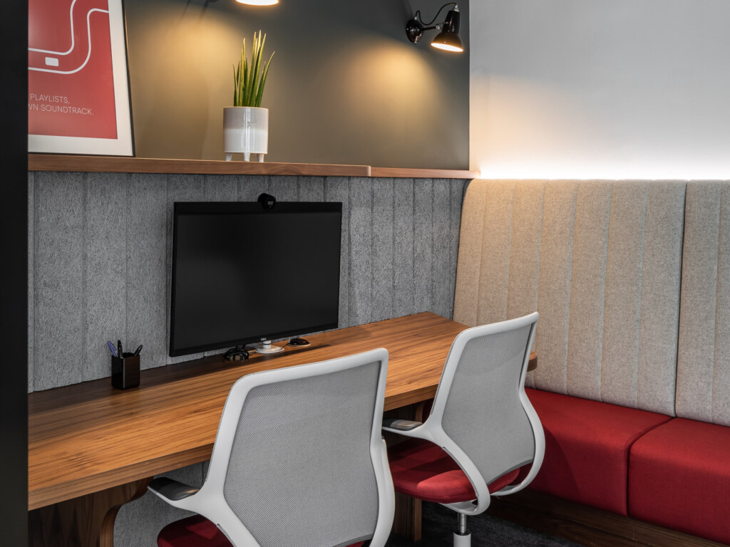 AutoTrader-12-MidRes-aspect-ratio-2640-1980