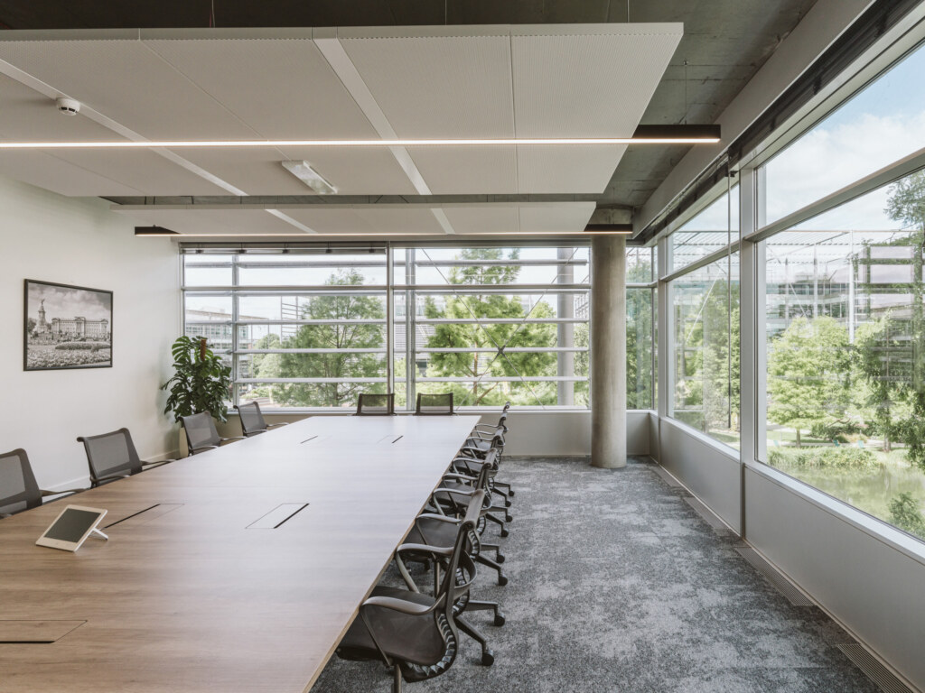 250530-Chiswick-Park-11-aspect-ratio-2640-1980