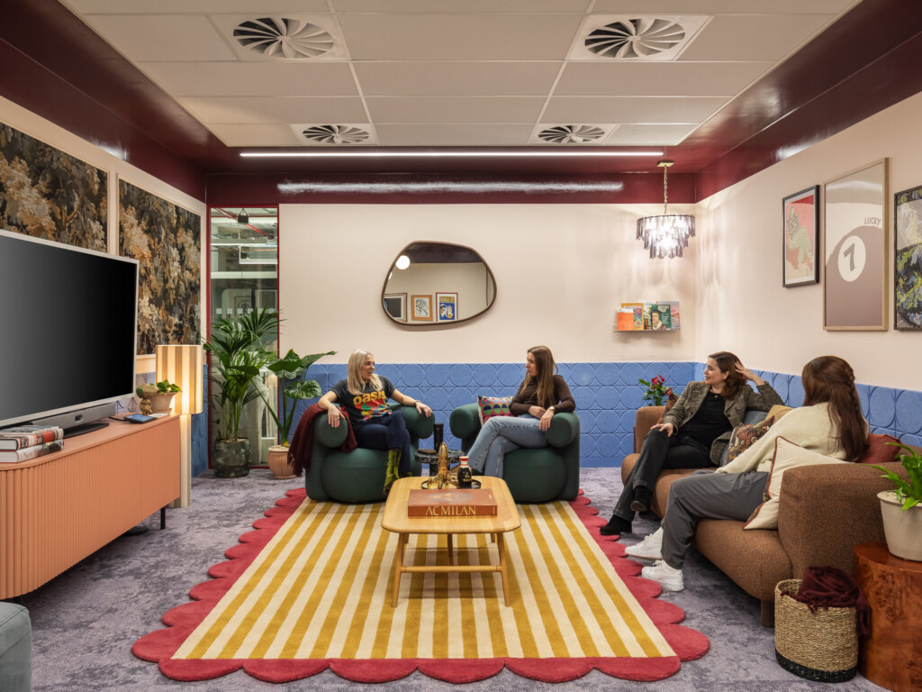 Office-Fit-Out-for-Global-Software-Company-53-aspect-ratio-2640-1980