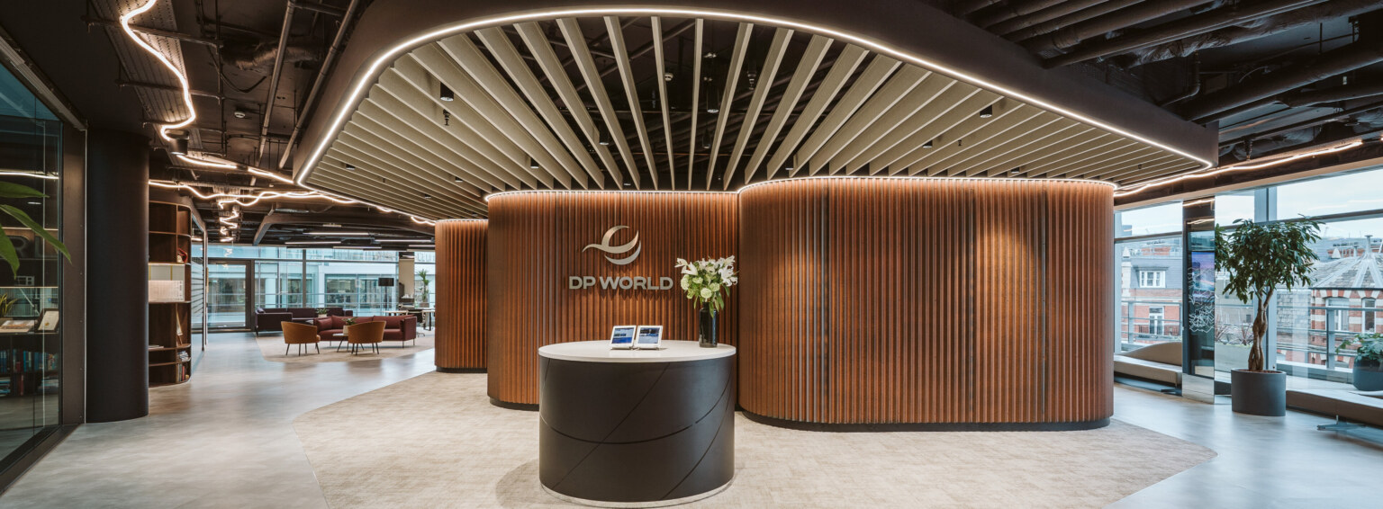 230201-DP-World-48-aspect-ratio-3840-1414