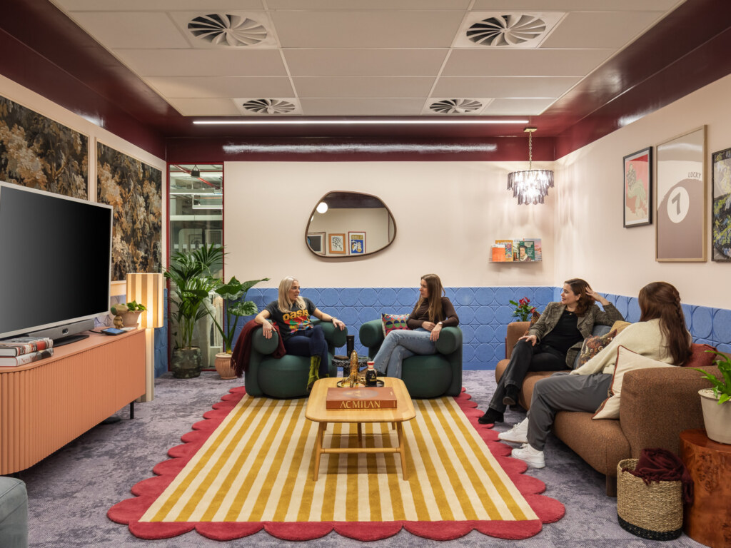 Office-Fit-Out-for-Global-Software-Company-53-aspect-ratio-2640-1980