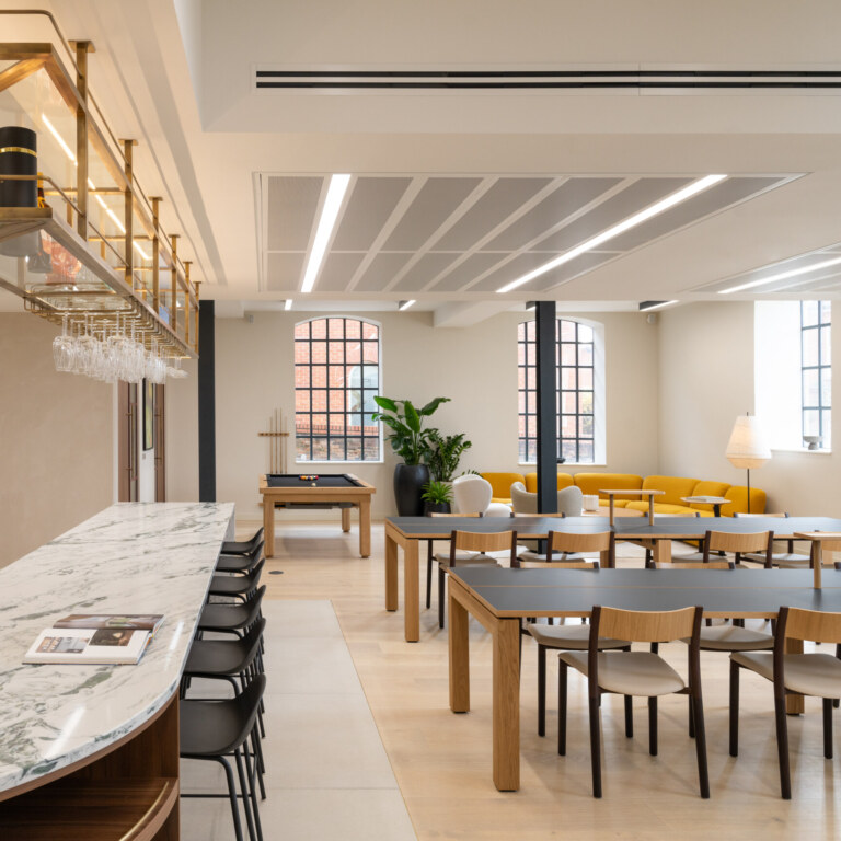 241104-Oktra-Bottleworks-52-aspect-ratio-1728-1728