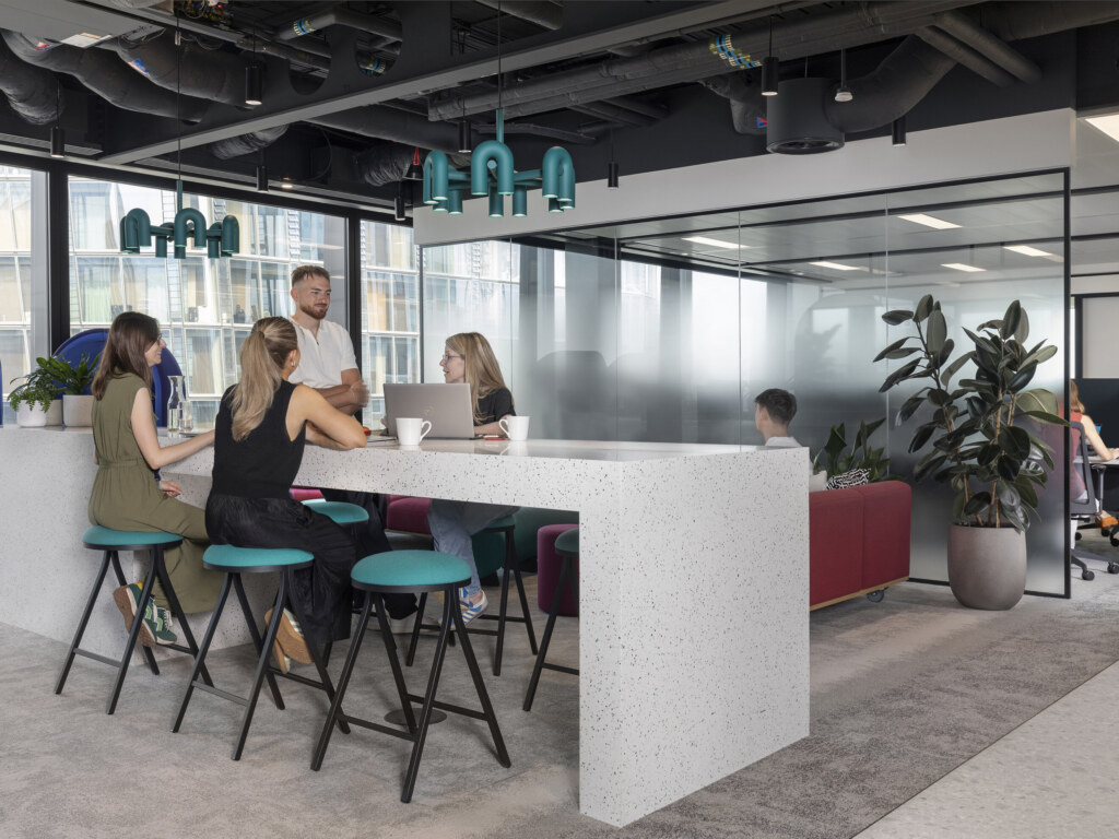 Oktra-LOW-RES-Merlin-007-aspect-ratio-2640-1980