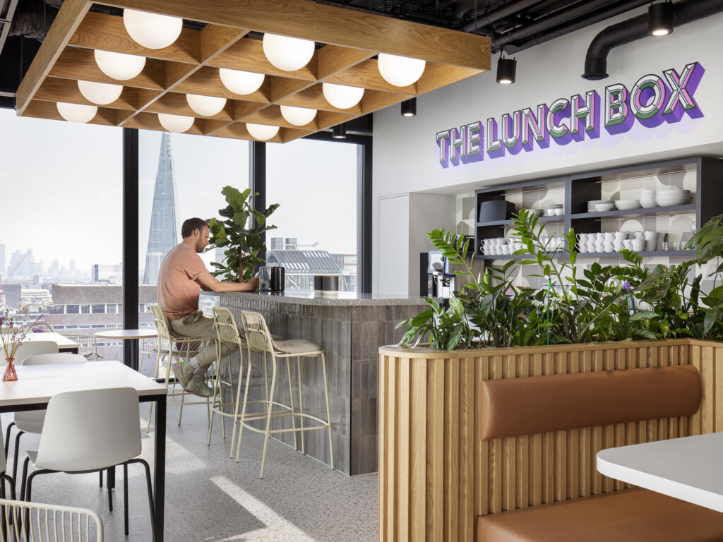 Oktra-LOW-RES-Merlin-003-aspect-ratio-2640-1980