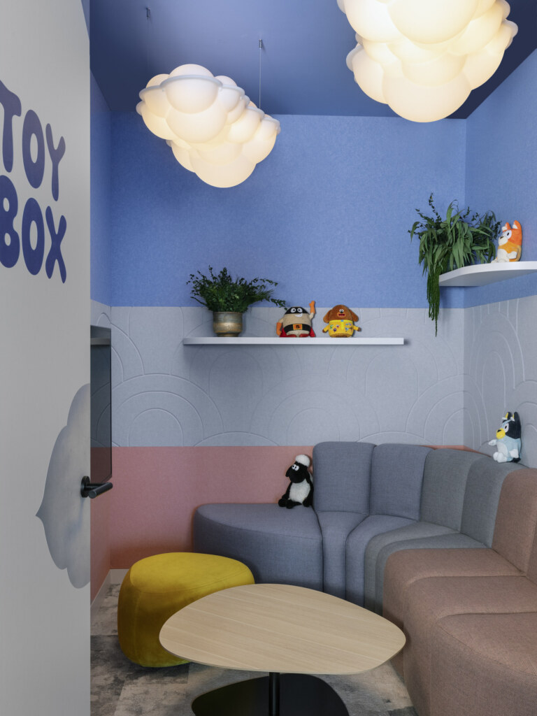 Oktra-Merlin-021-aspect-ratio-1980-2640