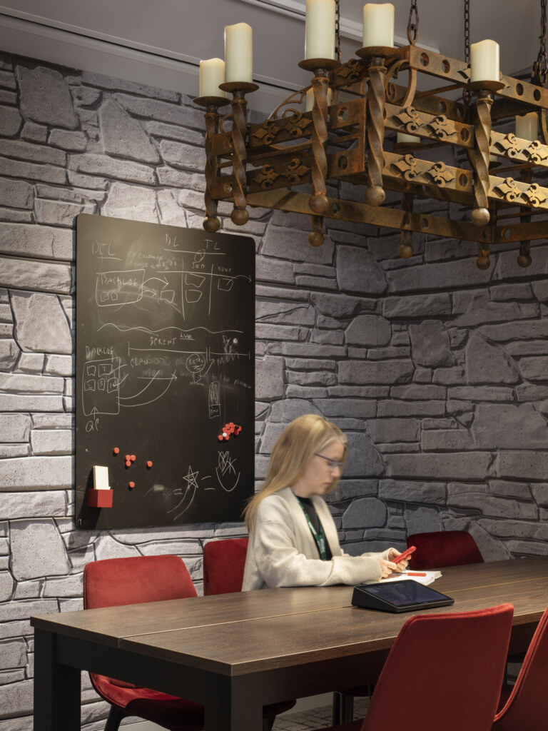 Oktra-Merlin-016-aspect-ratio-1980-2640