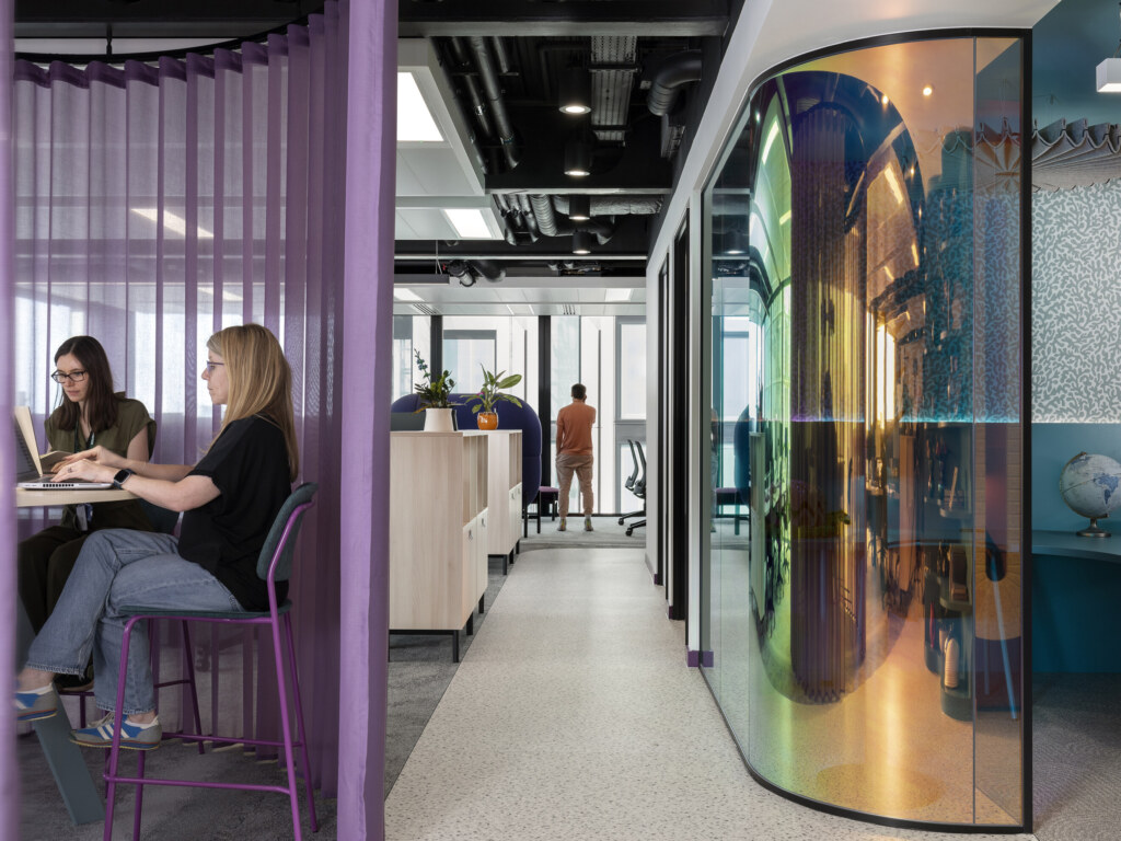 Oktra-LOW-RES-Merlin-004-aspect-ratio-2640-1980