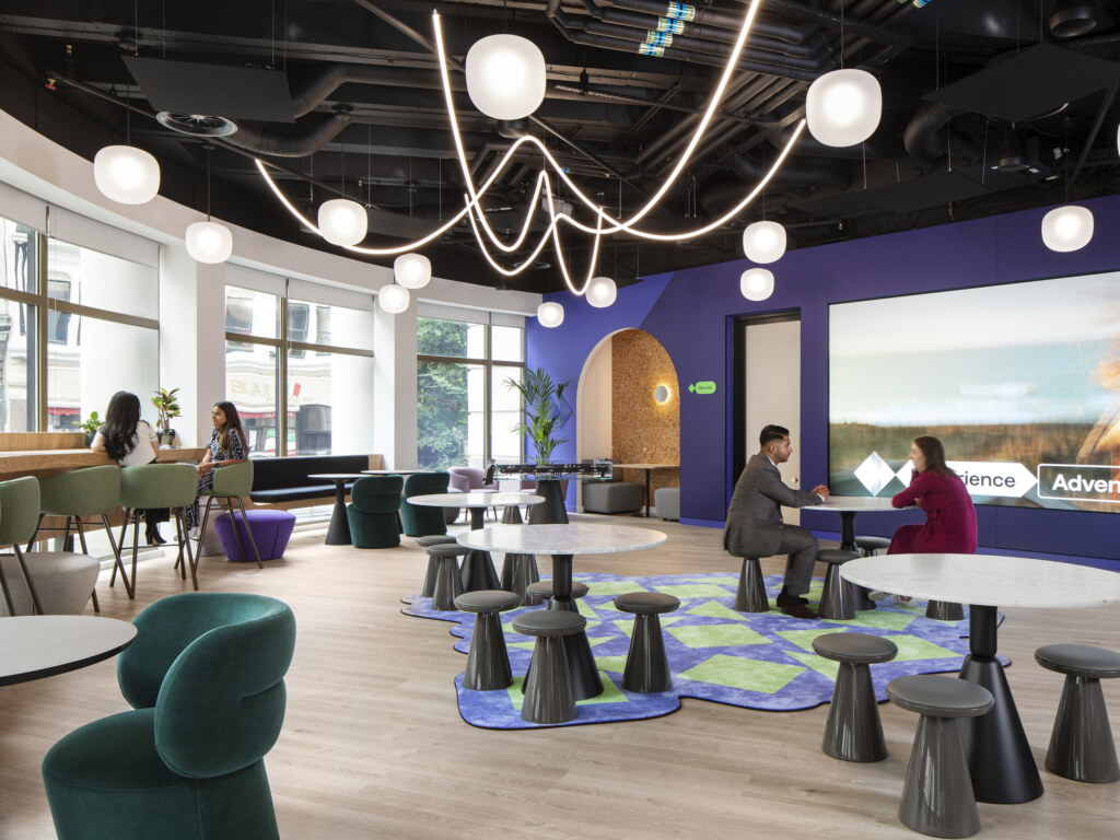Office-fit-out-in-London-by-Oktra-for-Paysafe-9-aspect-ratio-2640-1980
