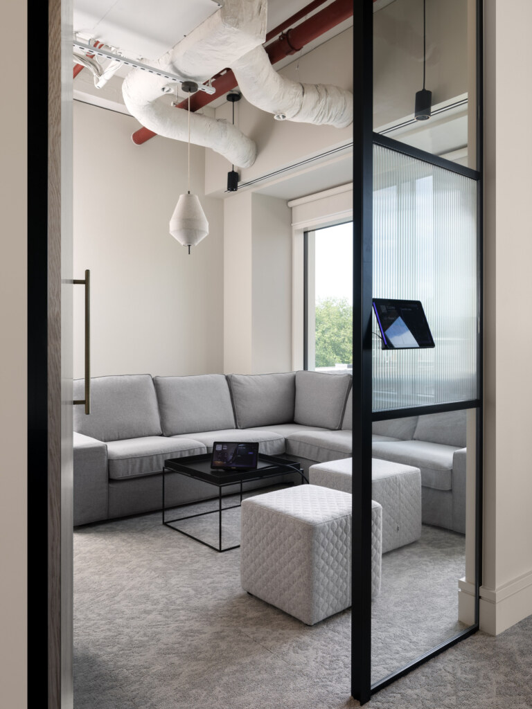 Oktra-Lindt-Richmond-022-aspect-ratio-1980-2640