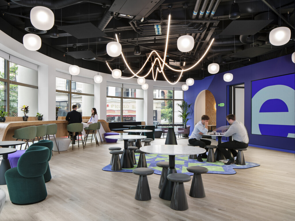 Office-fit-out-in-London-by-Oktra-for-Paysafe-8-aspect-ratio-2640-1980
