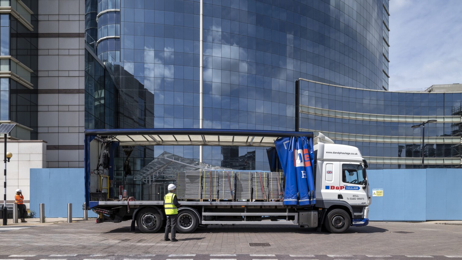 Copy-of-571_GSK_Loading-Lorry_04b-aspect-ratio-3840-2160
