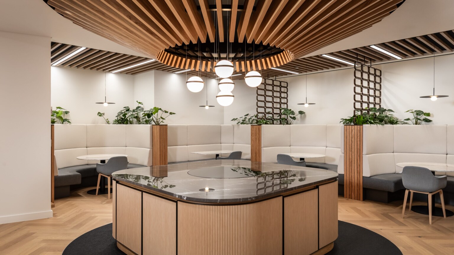 Insurance-Firm-London-24-MidRes-aspect-ratio-3840-2160
