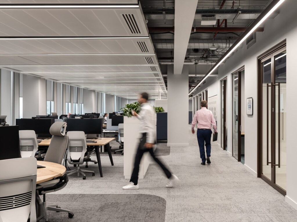 Insurance-Firm-London-14-MidRes-aspect-ratio-2640-1980
