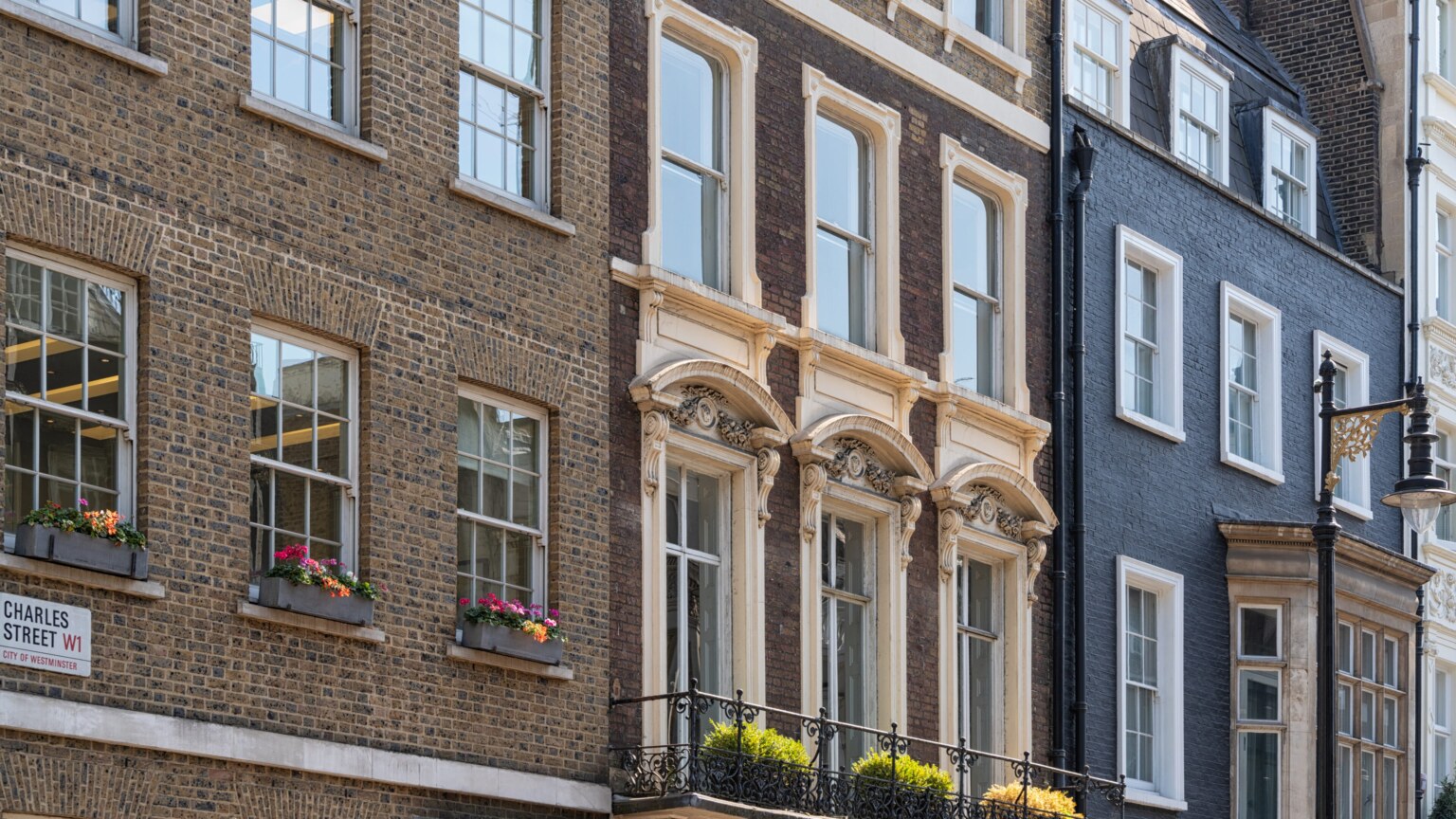 Town-House-aspect-ratio-3840-2160